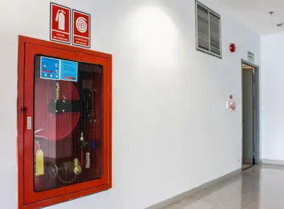 Installation and maintenance of fire extinguishers in buildings